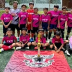 Tim SSB Gelora Muda KU 2015 merayakan gelar Juara 1 Fun Game Taboka 2026 di Maguwoharjo Football Park